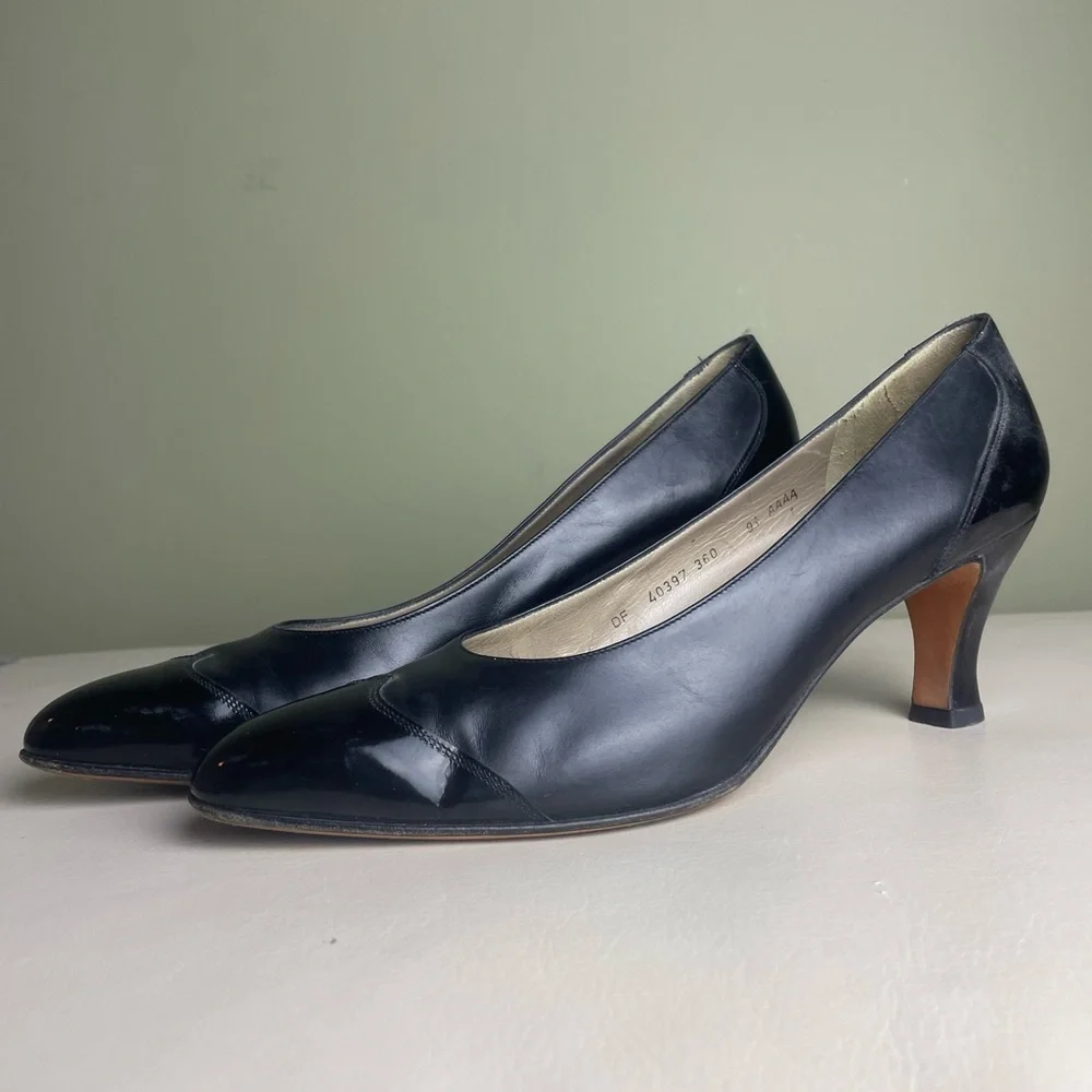 Vintage Salvatore Ferragamo Genuine Black leather heels Size 9 AAAA - Picture 3 of 16